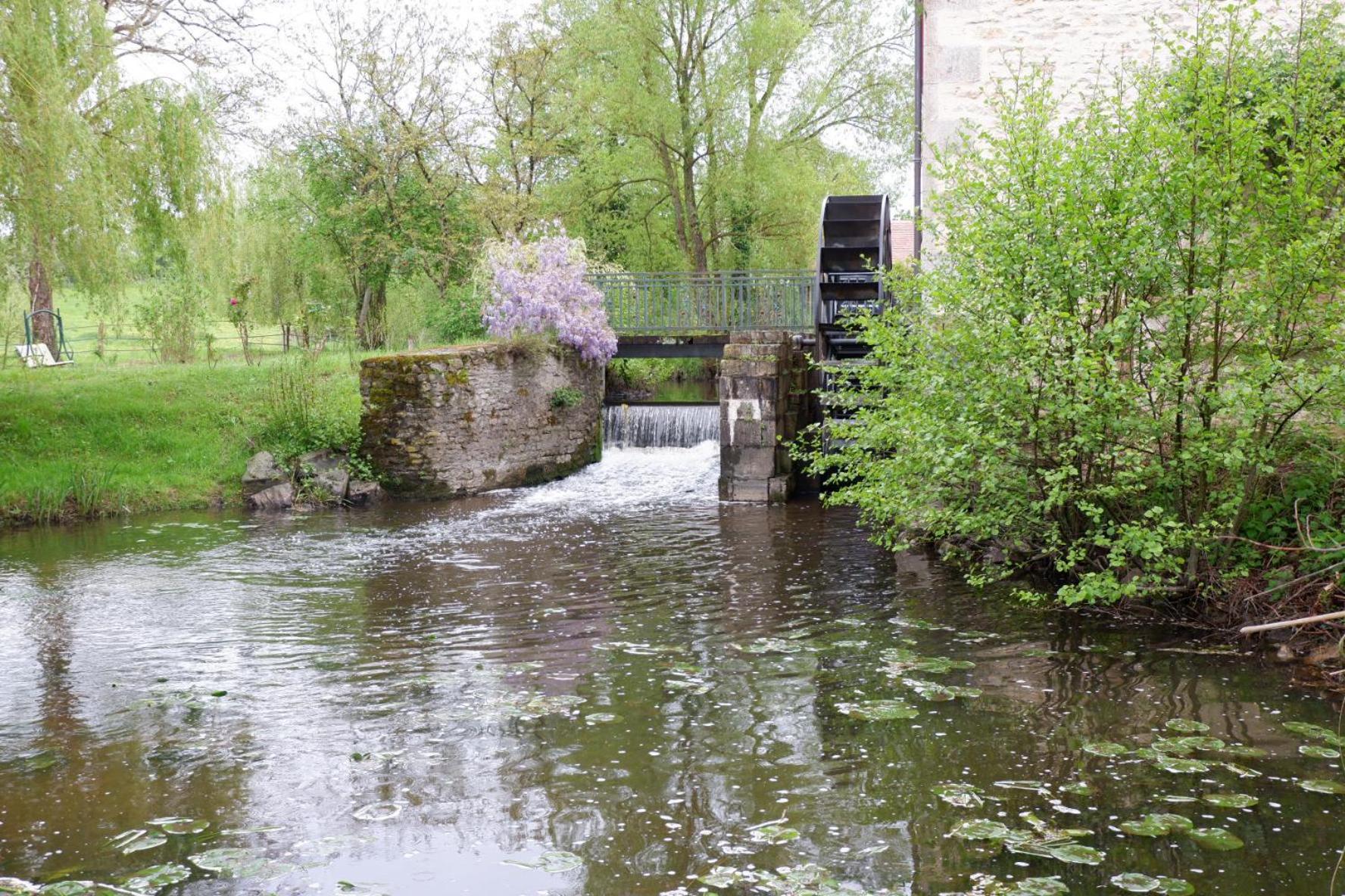 Hotel Moulin De Petoulle Charenton-du-Cher Esterno foto