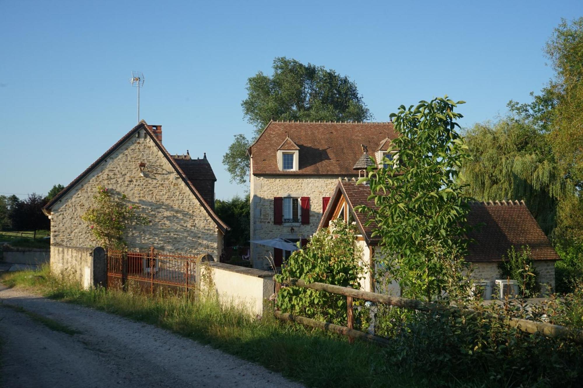 Hotel Moulin De Petoulle Charenton-du-Cher Esterno foto
