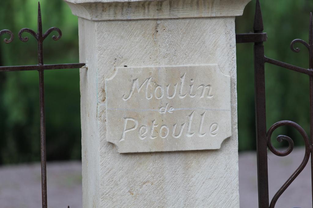 Hotel Moulin De Petoulle Charenton-du-Cher Esterno foto